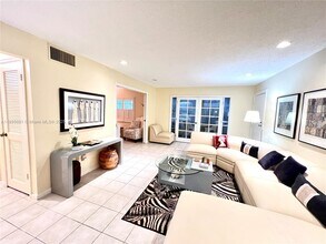 6385 Bay Club Dr in Fort Lauderdale, FL - Building Photo - Building Photo