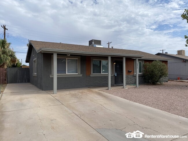 property at 6928 W Coolidge St