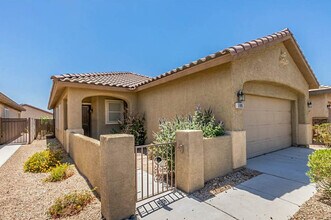 5985 Falconer Ave in Las Vegas, NV - Building Photo - Building Photo