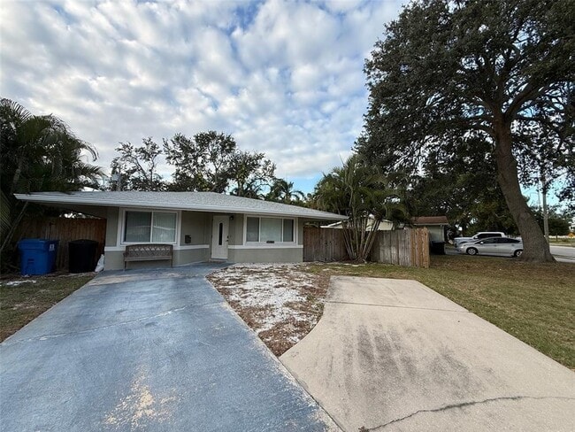 5920 1st St N in St. Petersburg, FL - Building Photo - Building Photo