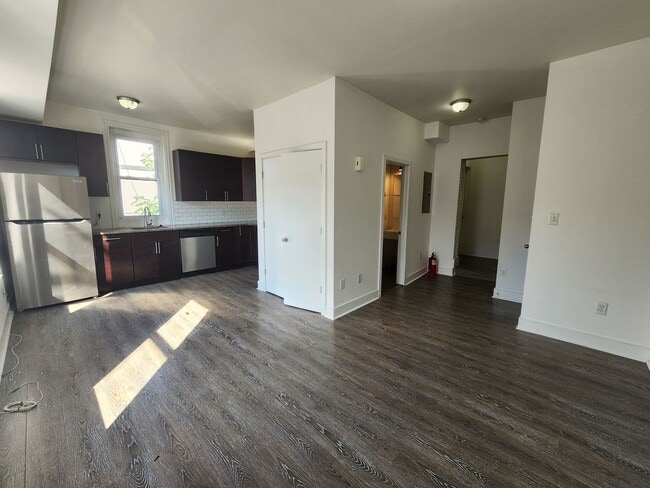 2841 W Girard Ave in Philadelphia, PA - Building Photo - Building Photo