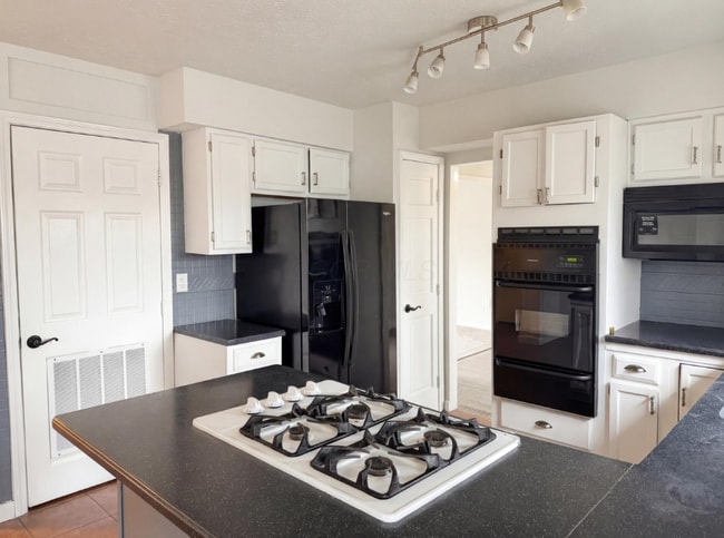 6288 Fence Row Ln in Canal Winchester, OH - Building Photo - Building Photo