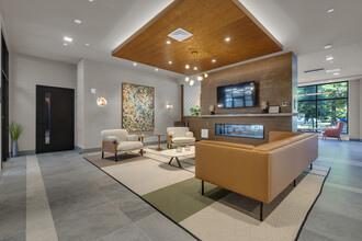 70 Leo M Birmingham Pky, Unit 210 in Boston, MA - Foto de edificio - Building Photo