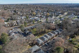 160 Fairfield Woods Rd in Fairfield, CT - Building Photo - Building Photo