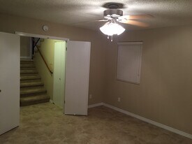 14216 Woodlands Dr in Hammond, LA - Building Photo