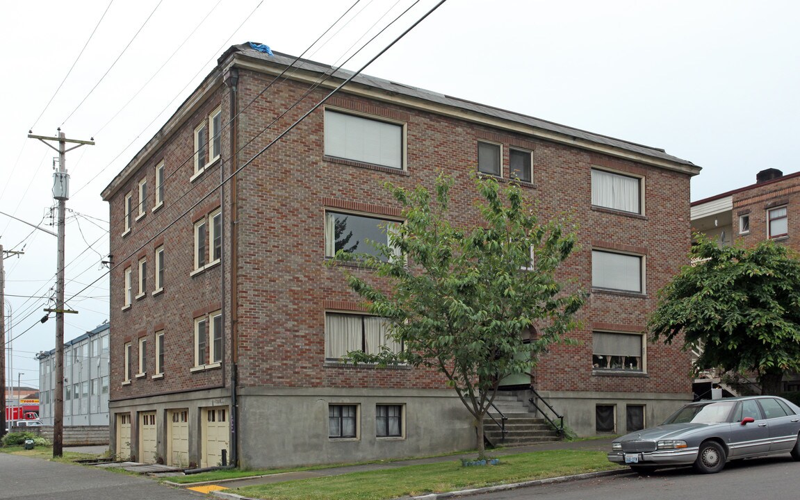 Bergonian Apartments in Tacoma, WA - Building Photo