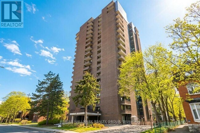 property at 71 Somerset St W