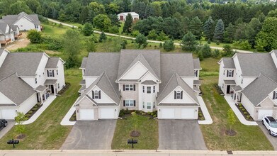 1867 Woodland Way, Unit Arbor Pointe in Slinger, WI - Building Photo - Building Photo