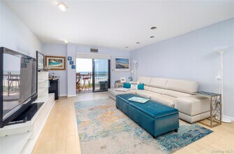 360 Shore Rd in Long Beach, NY - Building Photo - Building Photo