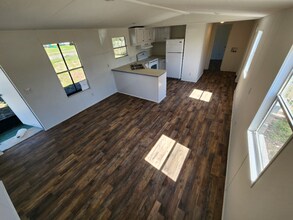 3109 Brockett Rd in Mims, FL - Foto de edificio - Building Photo