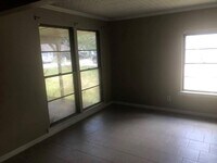 401 Farrer St photo'