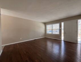 1448 Criterion Ave in St. Louis, MO - Foto de edificio - Building Photo