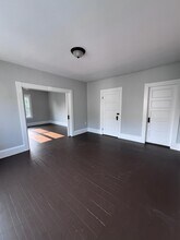 118 Riddle St, Unit #2 in Manchester, NH - Foto de edificio - Building Photo
