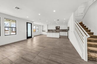 111 Sea Shell Ave in Marina, CA - Building Photo - Building Photo