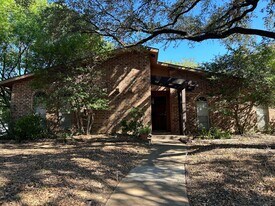 1801 Haymeadow in Carrollton, TX - Building Photo