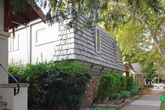 2410 E St in Sacramento, CA - Building Photo - Building Photo