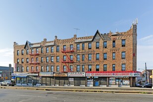 9207 195th Plz in Hollis, NY - Building Photo