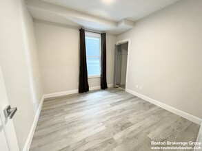 23 Newport St, Unit 1 in Boston, MA - Building Photo - Building Photo