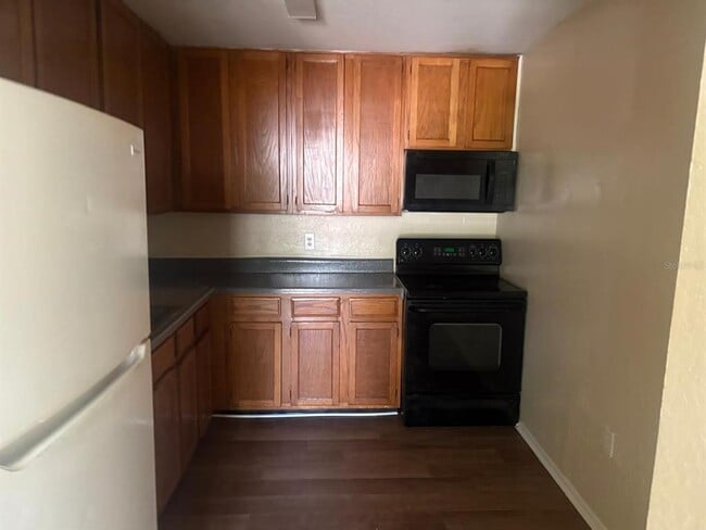 4015 Versailles Dr in Orlando, FL - Building Photo - Building Photo