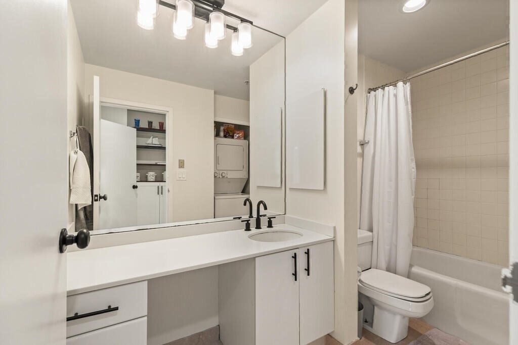 160 Cambridge St, Unit 2 BED 2 BATH MODERN in Cambridge, MA - Building Photo