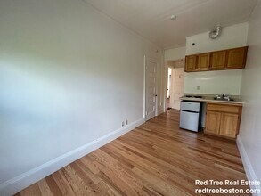 1061 Beacon St, Unit 6 in Brookline, MA - Building Photo - Building Photo