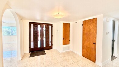 109 Del Sureno in Fallbrook, CA - Building Photo - Building Photo