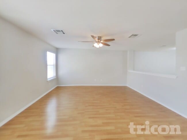 201 Outfitter Dr in Bastrop, TX - Building Photo - Building Photo