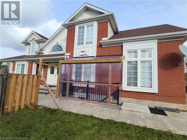12 Peer Dr in Guelph, ON - Building Photo - Building Photo