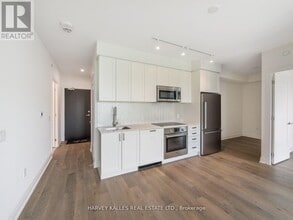 293 The Kingsway in Toronto, ON - Building Photo - Building Photo