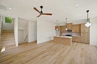 4703 Oats St in Houston, TX - Building Photo - Building Photo