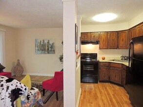 16306 Corkhill Rd in Maple Heights, OH - Building Photo - Building Photo