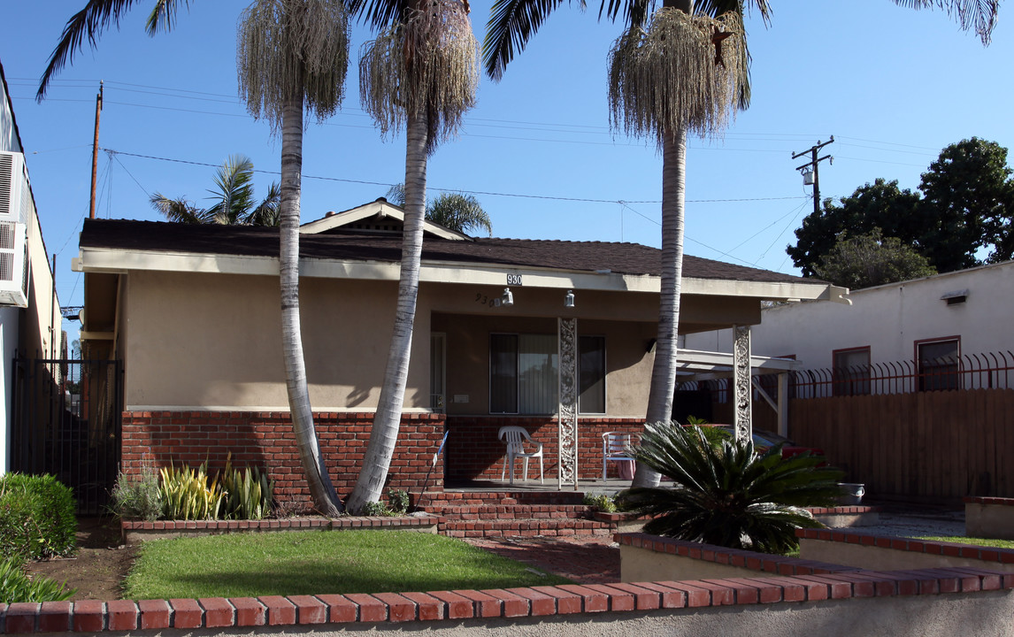 930 Redondo Ave in Long Beach, CA - Foto de edificio