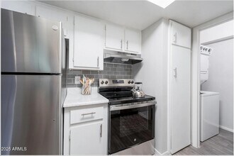 2311 E Union Hills Dr, Unit 1 in Phoenix, AZ - Building Photo - Building Photo