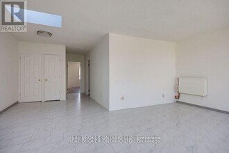 350-350 Oakwood Ave in Toronto, ON - Building Photo - Building Photo
