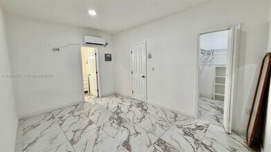 12435 SW 42nd St in Miami, FL - Building Photo - Building Photo