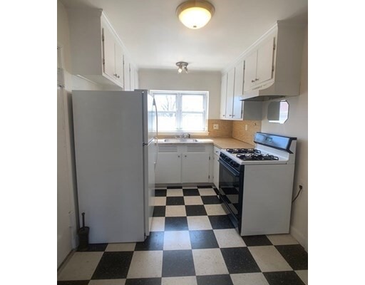 31 Alton Pl in Brookline, MA - Building Photo - Building Photo