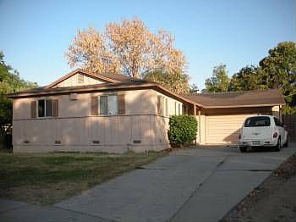 5019 Gladys Ct in Carmichael, CA - Building Photo