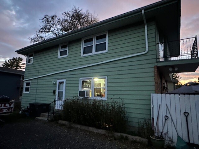 220 Pleasant St in Lake Mills, WI - Building Photo