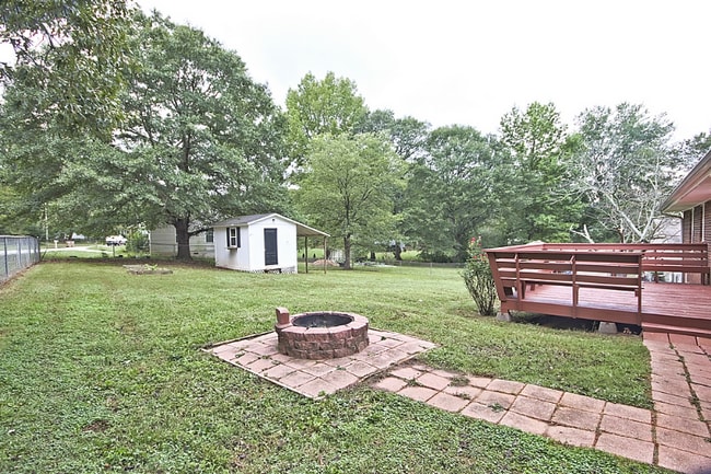 212 Lakeshore Dr in Braselton, GA - Building Photo - Building Photo