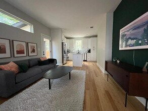 5711 Tura Ln in Austin, TX - Building Photo - Building Photo