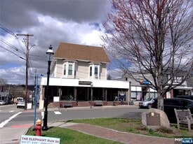 1 Hawthorne Ave in Park Ridge, NJ - Building Photo
