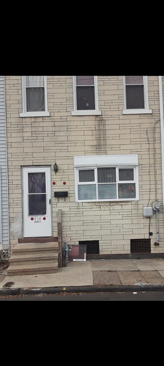 property at 416 Moss St
