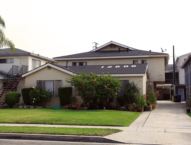 12606 Doty Ave in Hawthorne, CA - Building Photo - Building Photo