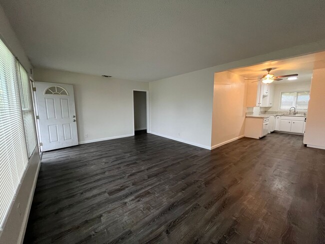 418 S Sunset Ave in Azusa, CA - Building Photo - Building Photo
