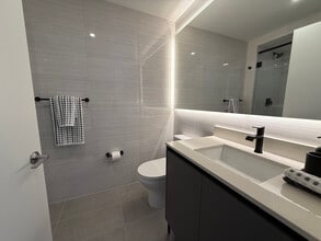 1127 NW 1st Pl, Unit A1 in Miami, FL - Building Photo - Building Photo