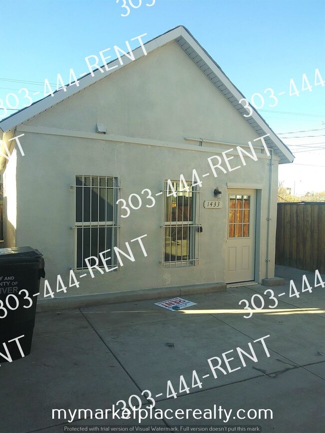 property at 1433-1433 Lipan St