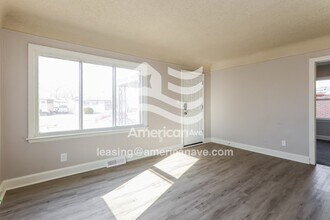 24914 Rosalind Ave in Eastpointe, MI - Building Photo - Building Photo