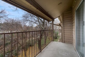 6050 Melody Ln-Unit -341 in Dallas, TX - Building Photo - Building Photo