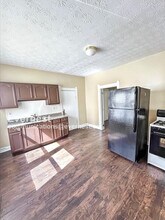 1100 E 74th St in Cleveland, OH - Building Photo - Building Photo