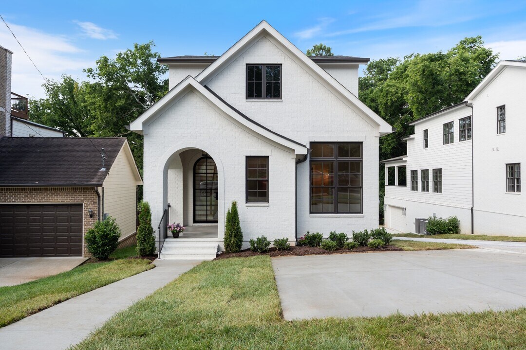 2931 Sharon Hill Cir in Nashville, TN - Building Photo